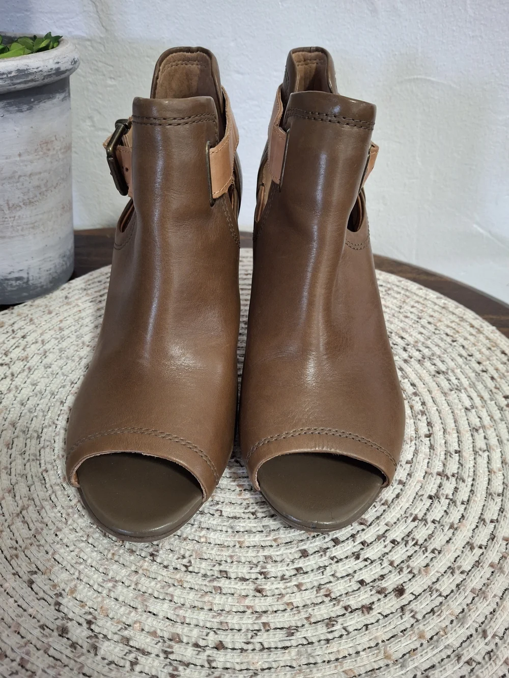 Women’s ClarksBrown Open-Toe Heeled Ankle Boots with Buckle Size 7.